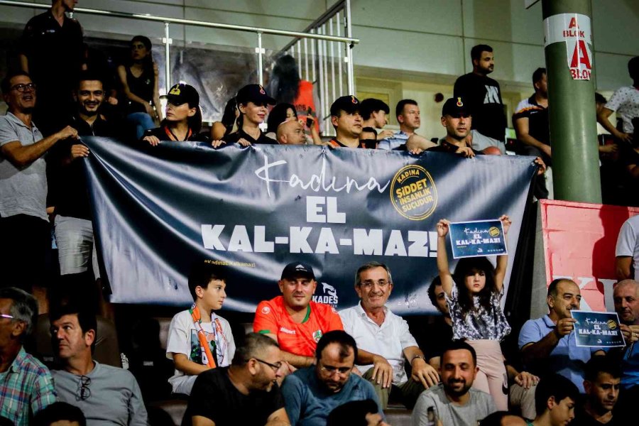 Spor Toto Süper Lig: Corendon Alanyaspor: 1 - Beşiktaş: 3 (ilk Yarı)