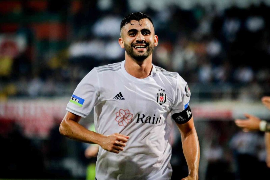 Spor Toto Süper Lig: Corendon Alanyaspor: 1 - Beşiktaş: 3 (ilk Yarı)