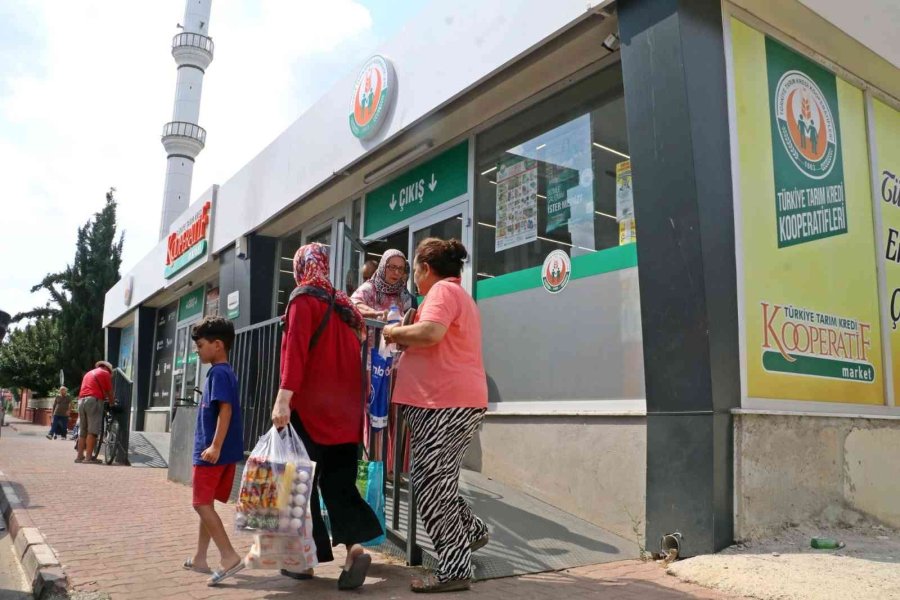 Poşetleri Doldurup Çıktılar, Cumhurbaşkanı Erdoğan’a Teşekkür Ettiler