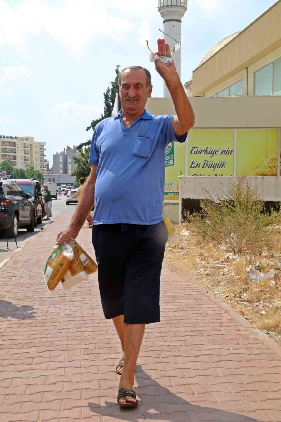 Poşetleri Doldurup Çıktılar, Cumhurbaşkanı Erdoğan’a Teşekkür Ettiler