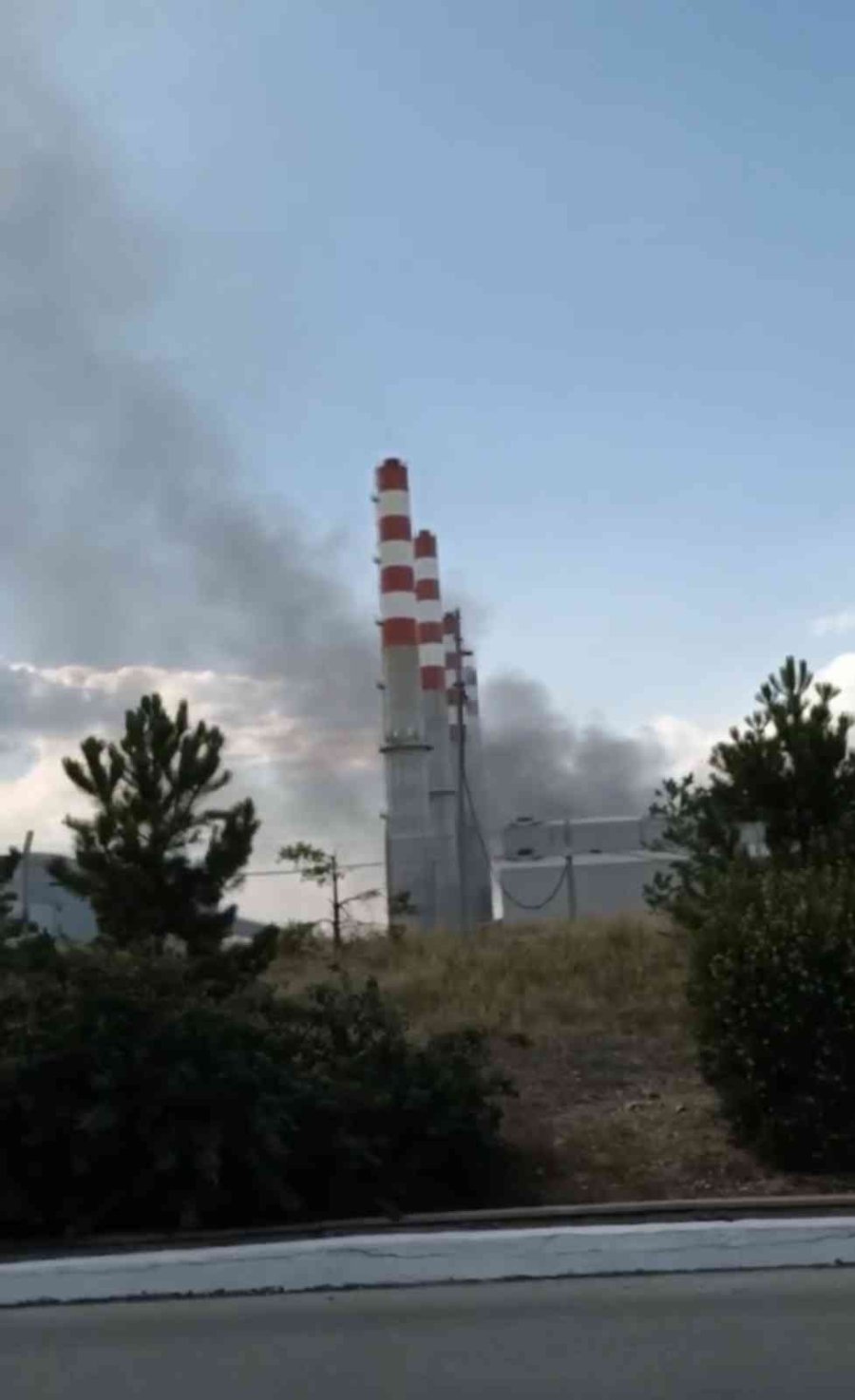 Cam Fabrikasında Çıkan Yangın Büyümeden Söndürüldü