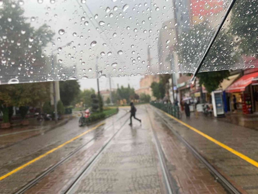 Eskişehir Yine Sağanak Yağışa Teslim