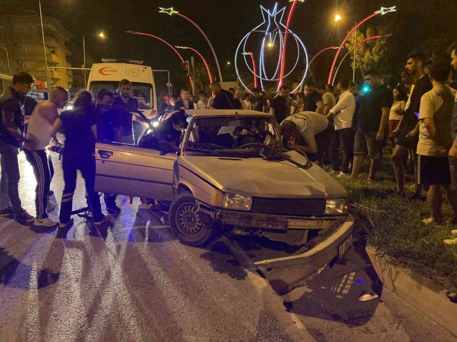 Gazipaşa’da Kavşakta İki Araç Çarpıştı: 1 Ölü, 1’i Ağır 2 Yaralı