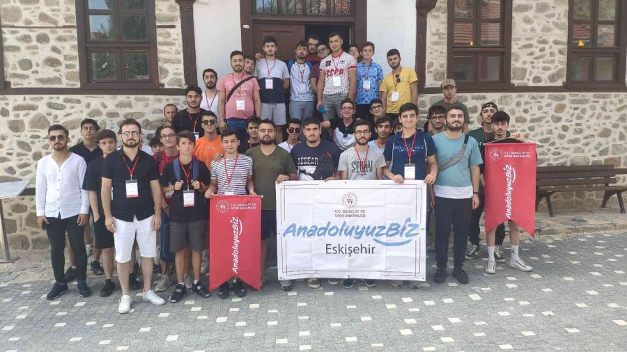 “anadoluyuz Biz” Projesi İle Sinoplu Gençler Eskişehir’i Gezdi