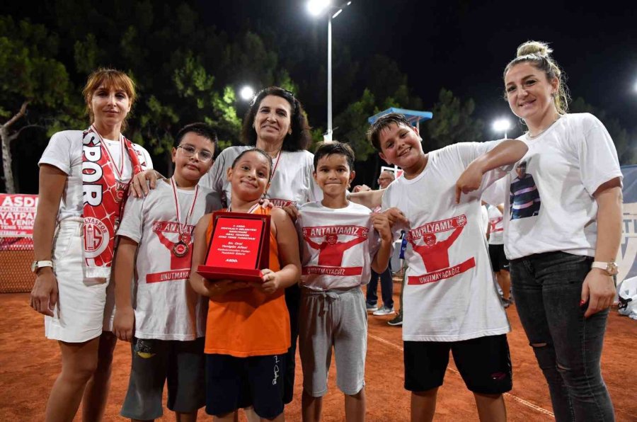 Ayak Tenisi Turnuvası Sona Erdi