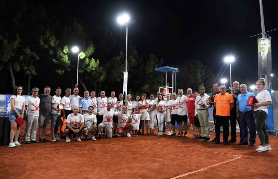 Ayak Tenisi Turnuvası Sona Erdi