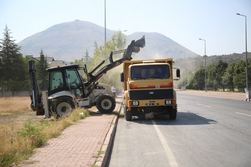 Melikgazi’nin Toplu Temizlik Çalışmaları Devam Ediyor