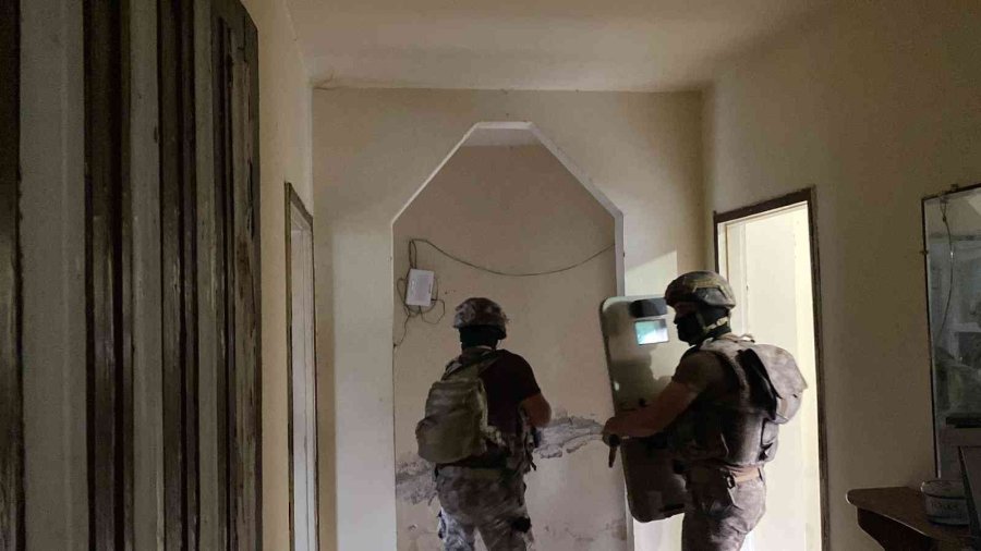 Pkk’nın İlk Eyleminin Yıl Dönümünde Ortalığı Karıştıracaklara Şafak Operasyonu