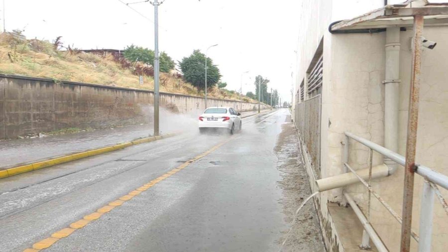 Eskişehir Yine Sağanak Yağışa Teslim