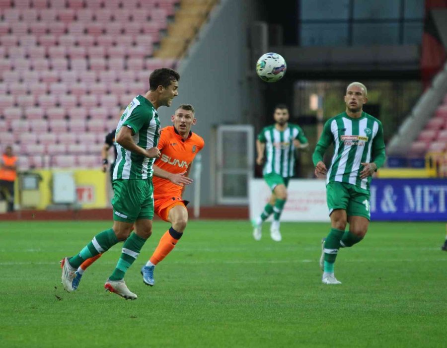 Spor Toto Süper Lig: Konyaspor: 0 - Medipol Başakşehir: 0 (ilk Yarı)