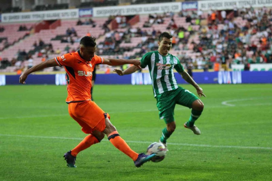 Spor Toto Süper Lig: Konyaspor: 0 - Medipol Başakşehir: 0 (ilk Yarı)