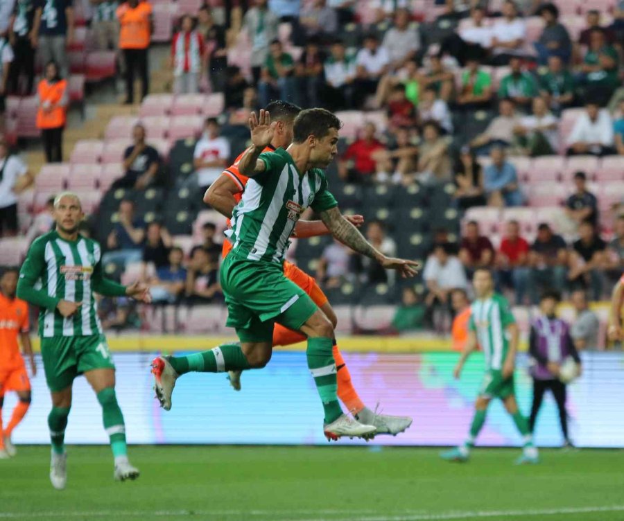 Spor Toto Süper Lig: Konyaspor: 0 - Medipol Başakşehir: 0 (ilk Yarı)