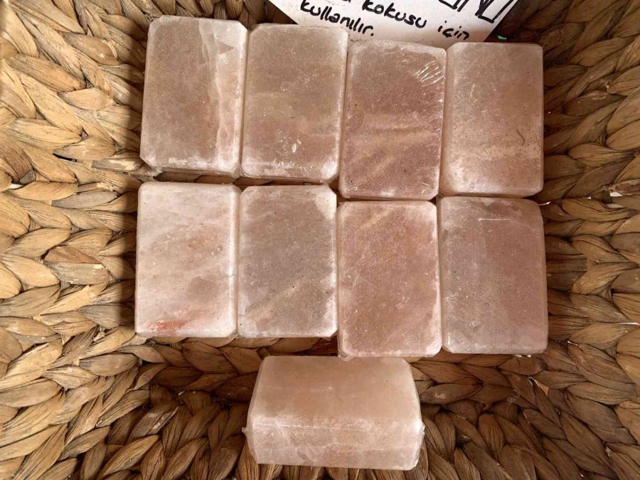 Sıcak Havalarda Terlemeyi Azaltacak Doğal Çözüm: Tuz Sabunu