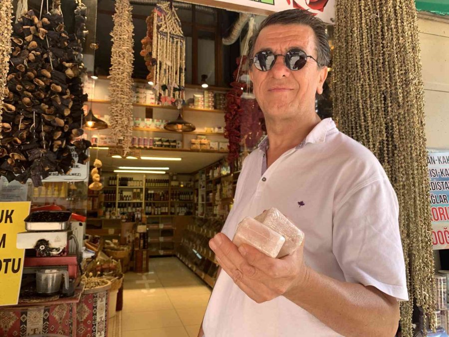 Sıcak Havalarda Terlemeyi Azaltacak Doğal Çözüm: Tuz Sabunu