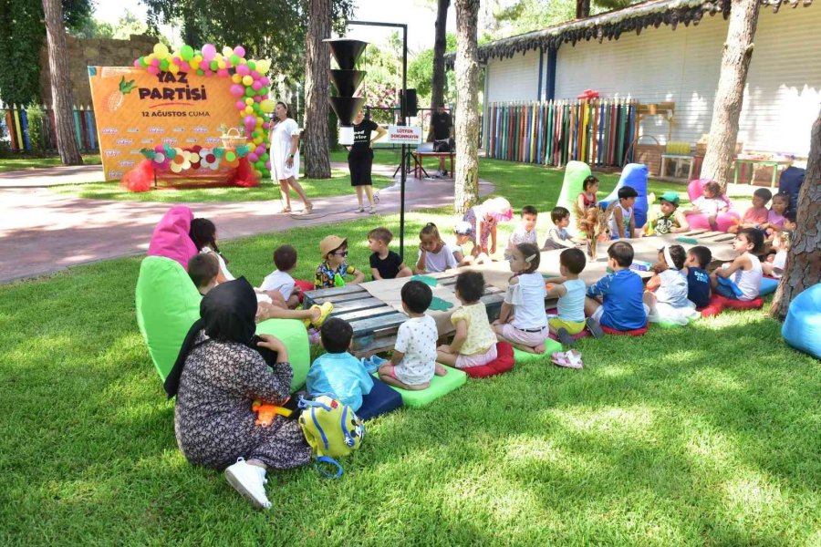 Anadolu Oyuncak Ve Sanat Atölyesi’nde Yaz Partisi