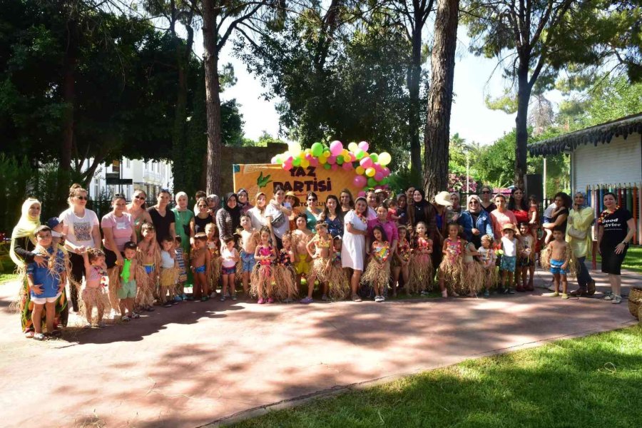 Anadolu Oyuncak Ve Sanat Atölyesi’nde Yaz Partisi