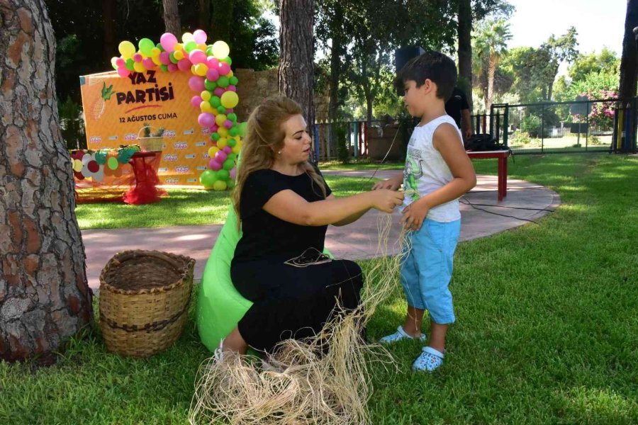 Anadolu Oyuncak Ve Sanat Atölyesi’nde Yaz Partisi