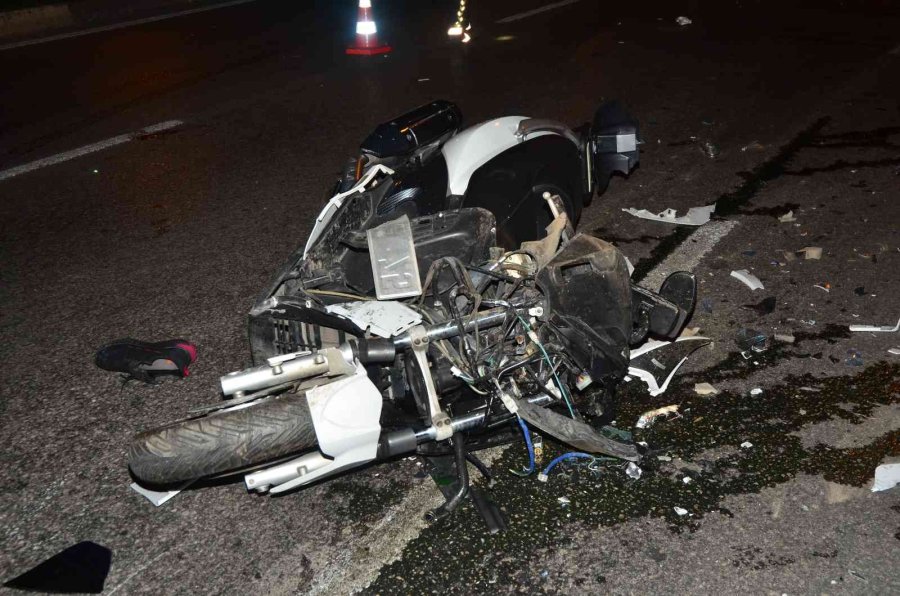 Antalya’da Motosiklet Kazası: 2 Ağır Yaralı