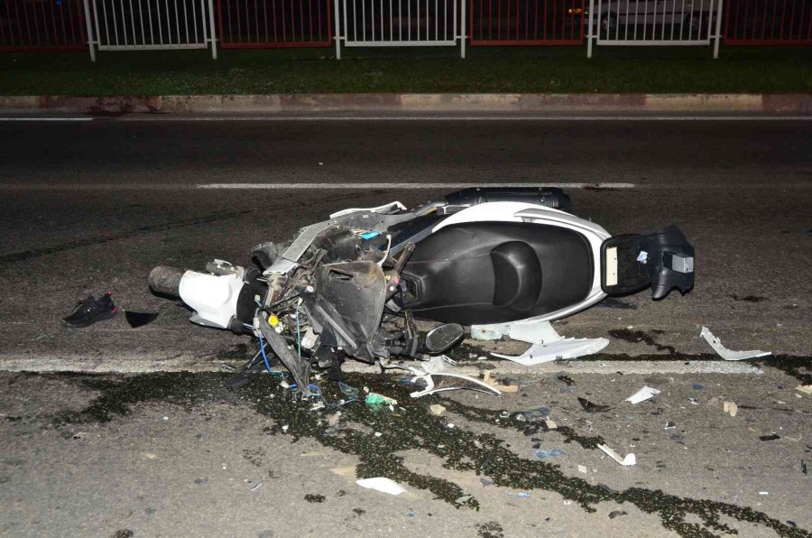 Antalya’da Motosiklet Kazası: 2 Ağır Yaralı