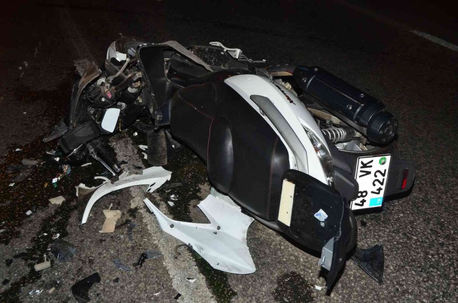 Antalya’da Motosiklet Kazası: 2 Ağır Yaralı