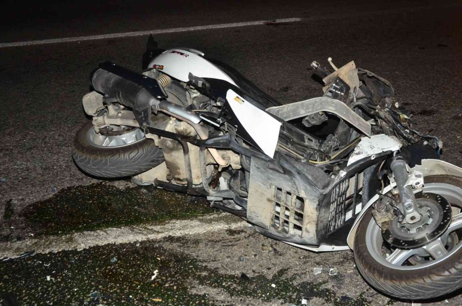 Antalya’da Motosiklet Kazası: 2 Ağır Yaralı