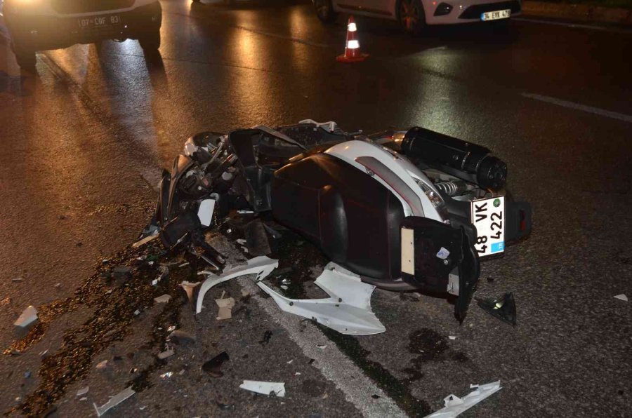 Antalya’da Motosiklet Kazası: 2 Ağır Yaralı