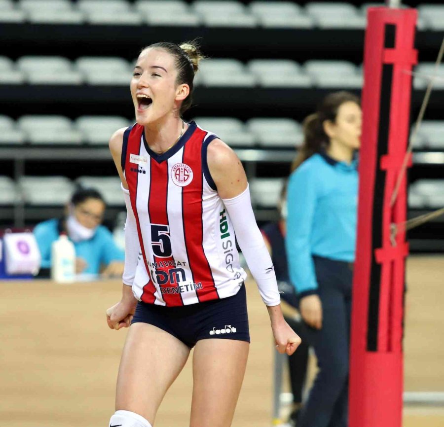 Antalyasporlu Melisa, Amerika’ya Uçuyor