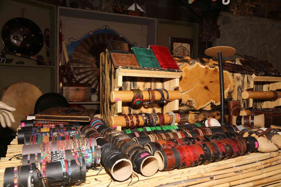 Sanatçılar Sokağı Ziyaretçilerini Bekliyor