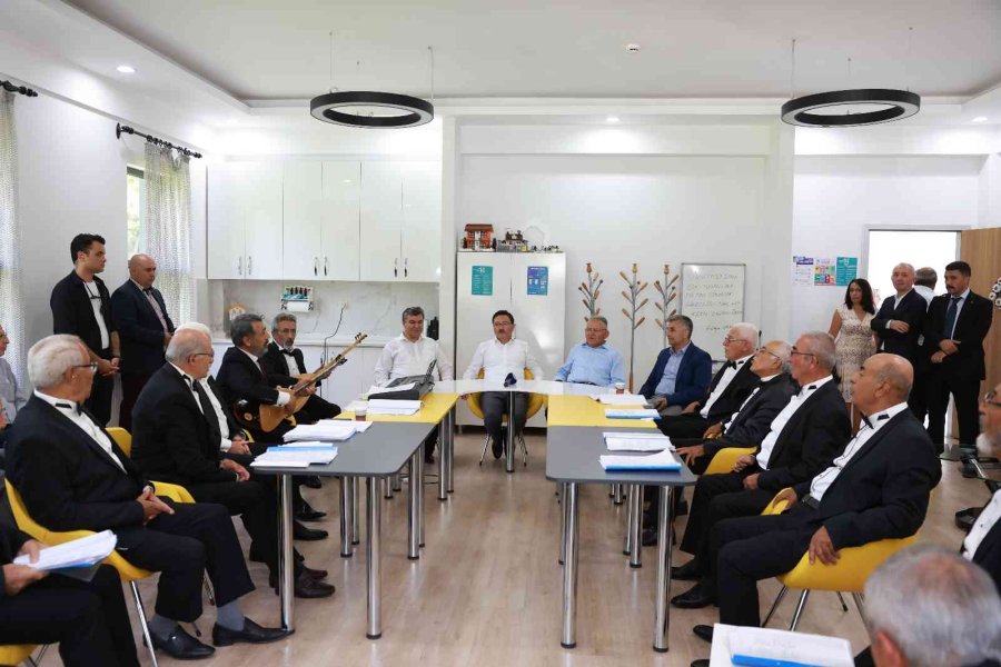 Başkan Büyükkılıç İle Vali Çiçek’ten Özel Çocuklar Ve Ulu Çınarlara Ziyaret