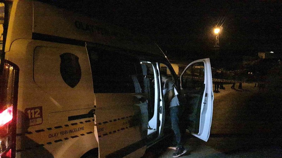 Husumetlilerine Kurşun Yağdıran Sanatçı Metin Işık Ve Oğlu Tutuklandı