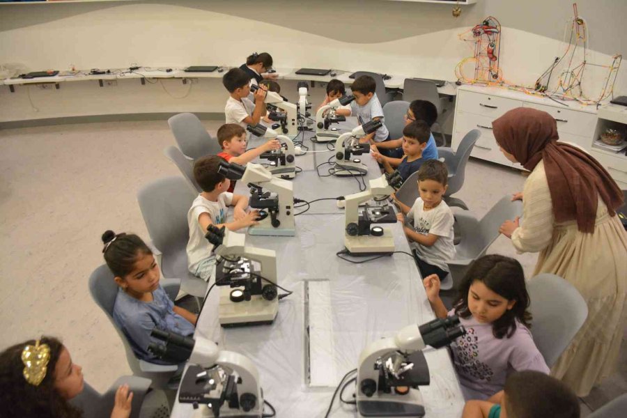Konya’da Çocuklar Tatillerini Bilimle İç İçe Geçiriyor