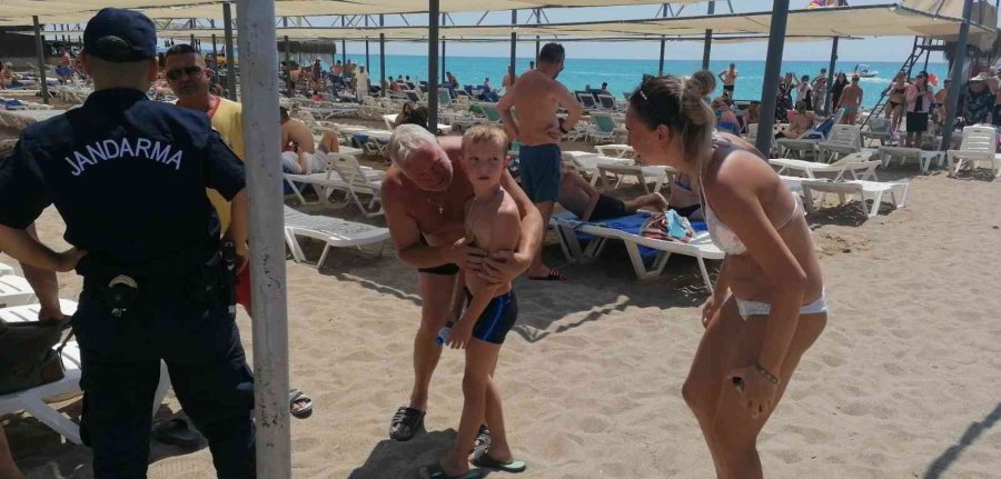 Kaybolan Torununa Kavuşan Rus Dede, Gözyaşlarına Boğuldu