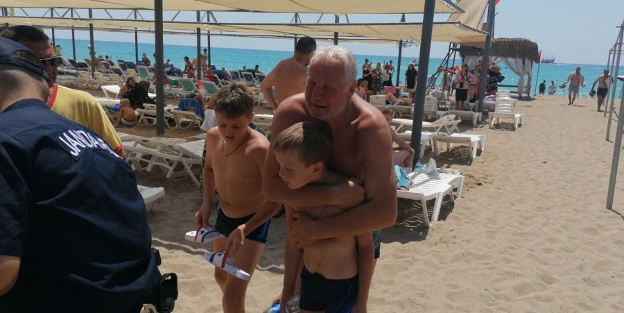 Kaybolan Torununa Kavuşan Rus Dede, Gözyaşlarına Boğuldu