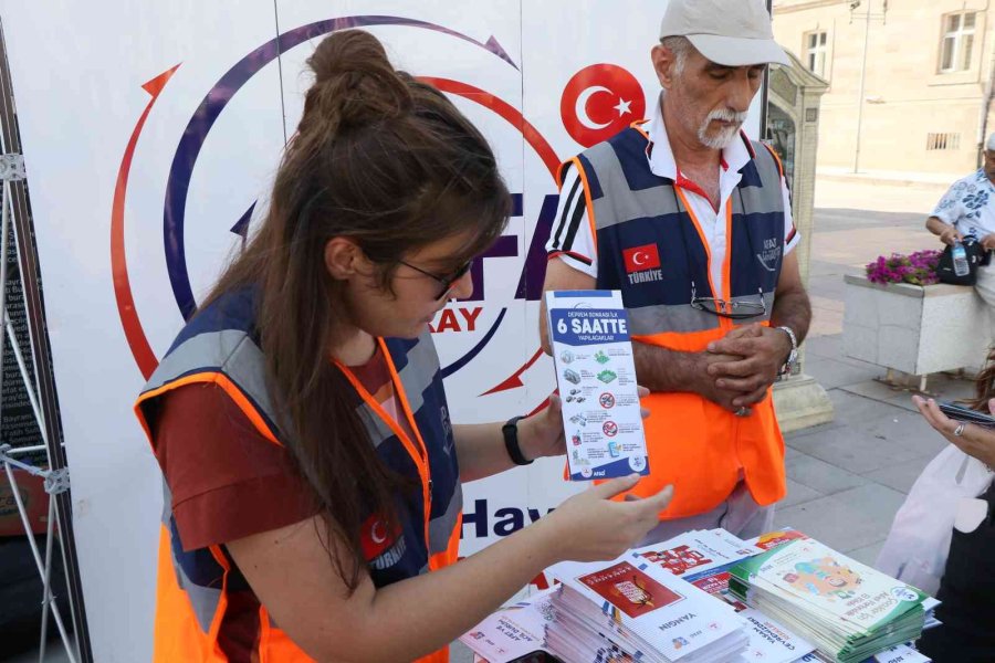 Afad, 17 Ağustos Depreminin 23. Yıl Dönümünde Vatandaşları Bilinçlendirdi