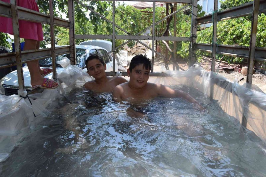 Denize Gidemeyince, Römorku Havuza Çevirdi