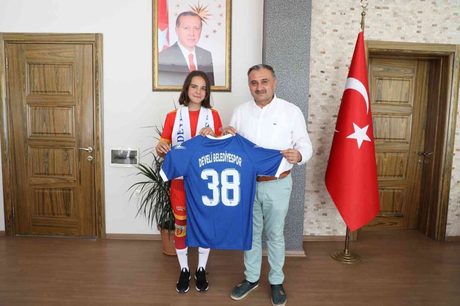 Başarılı Sporcu Ayşegül Aydın’dan Başkan Mehmet Cabbar’a Ziyaret