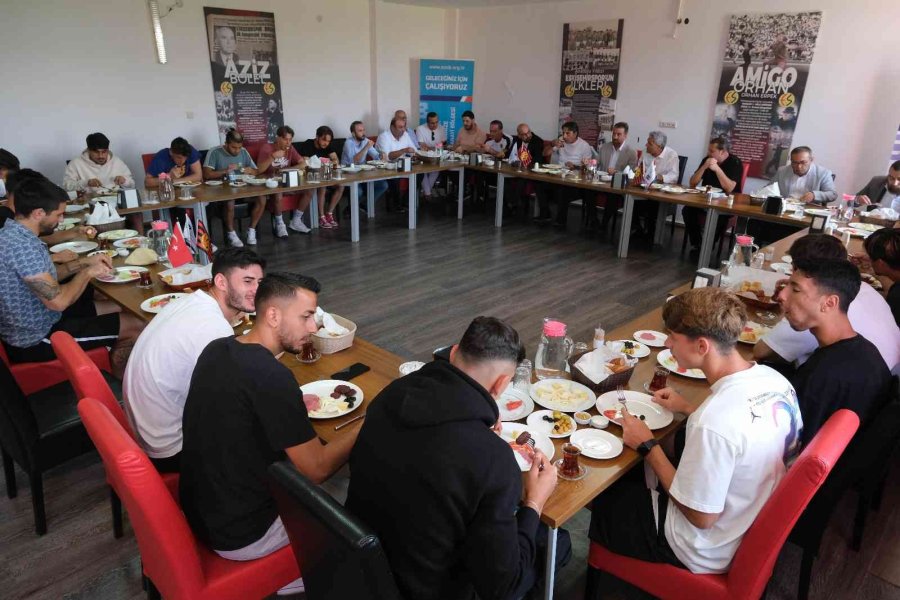 Eskişehir Osb’den Eskişehirspor’a Moral Kahvaltısı