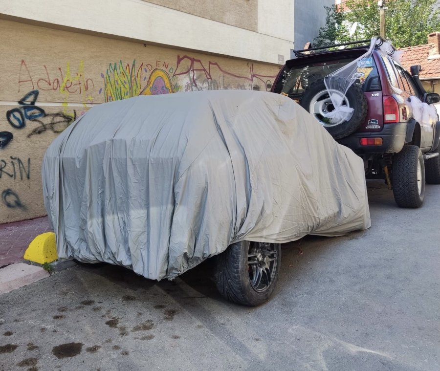 Araçları Park Halindeki Sürücüler Tedbiri Elden Bırakmıyor