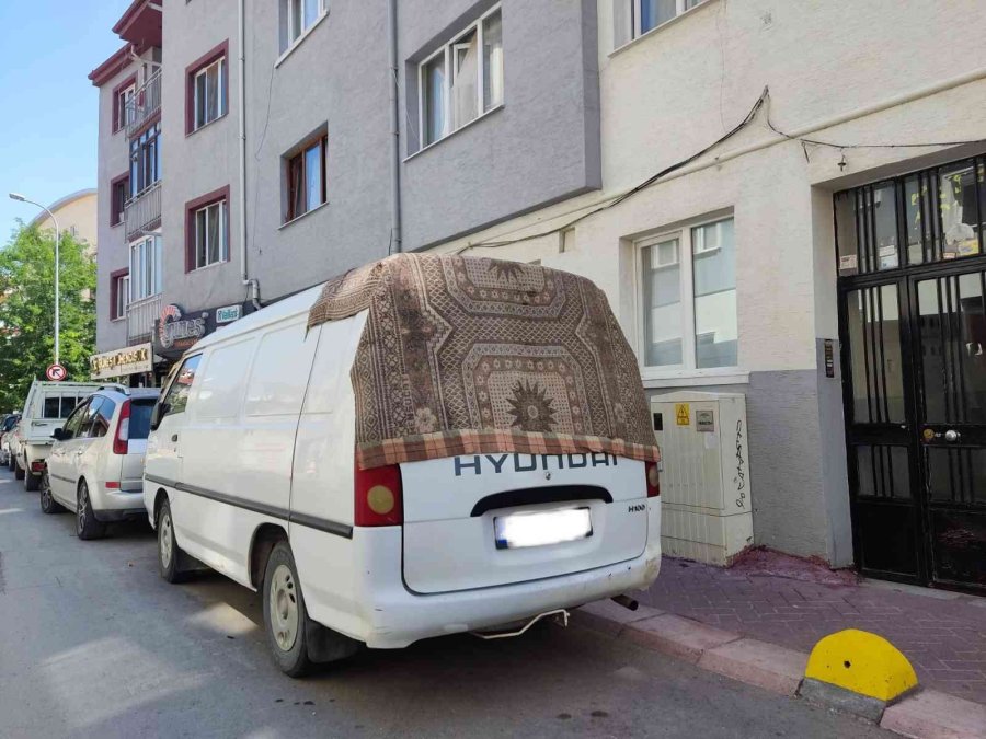 Araçları Park Halindeki Sürücüler Tedbiri Elden Bırakmıyor