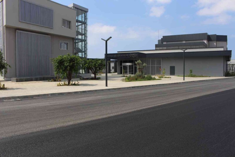 Gazipaşa Kültür Merkezi Yoluna Sıcak Asfalt