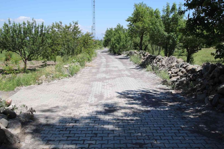 Hacılar’da Yollar Yenileniyor