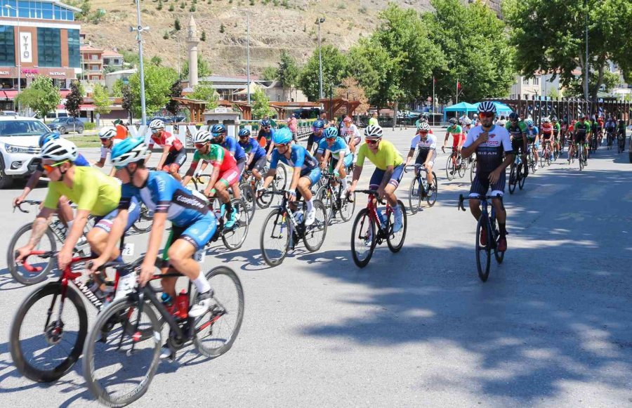 Erciyes’te Uluslararası Bisiklet Yarışları Devam Ediyor