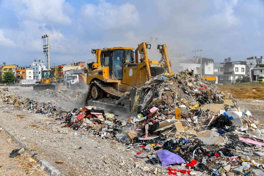 Mersin’de Kaçak Hafriyatlar Temizlendi