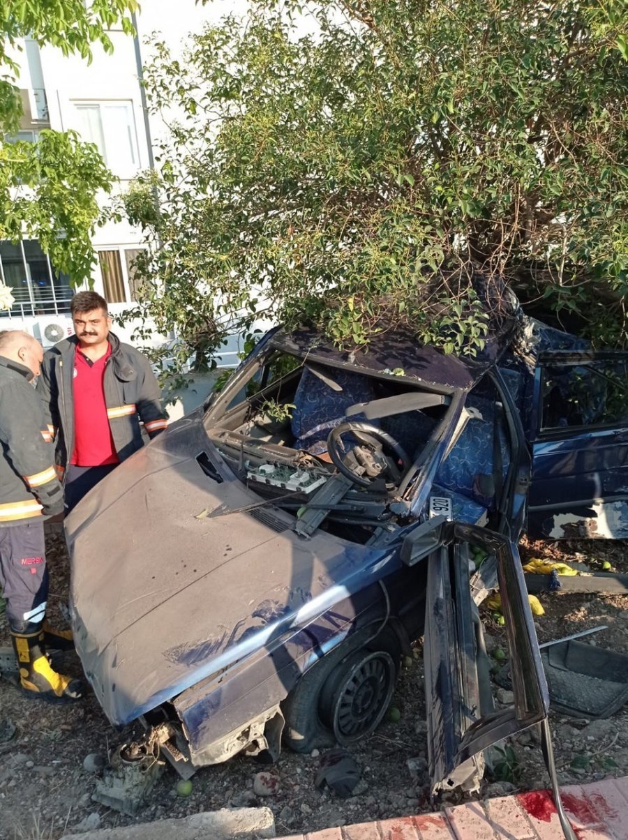 Erdemli’de Trafik Kazası: 2 Yaralı