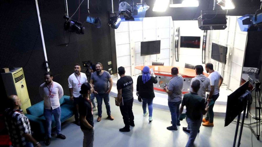 Sü İletişim Fakültesi Akademisyenleri Azez’deki Gazetelere Eğitim Verdi