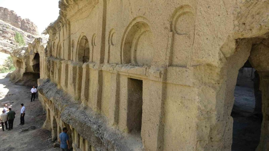 Erdemli Vadisi’nin Yeni Yüzü İçin Temizlik Çalışmaları Başladı