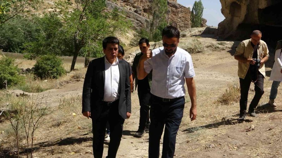 Erdemli Vadisi’nin Yeni Yüzü İçin Temizlik Çalışmaları Başladı