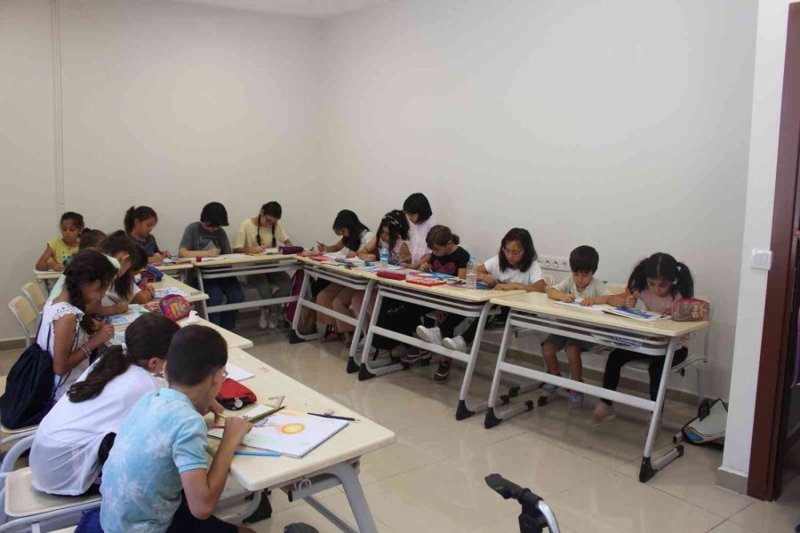 Korkutelili Çocukların Renkli Tatili