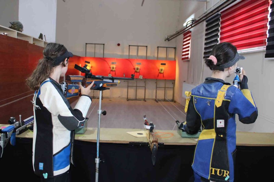 İyi Bir Atıcı Olmak İçin İleri Seviye Antrenmanlardan Geçmek Gerekiyor