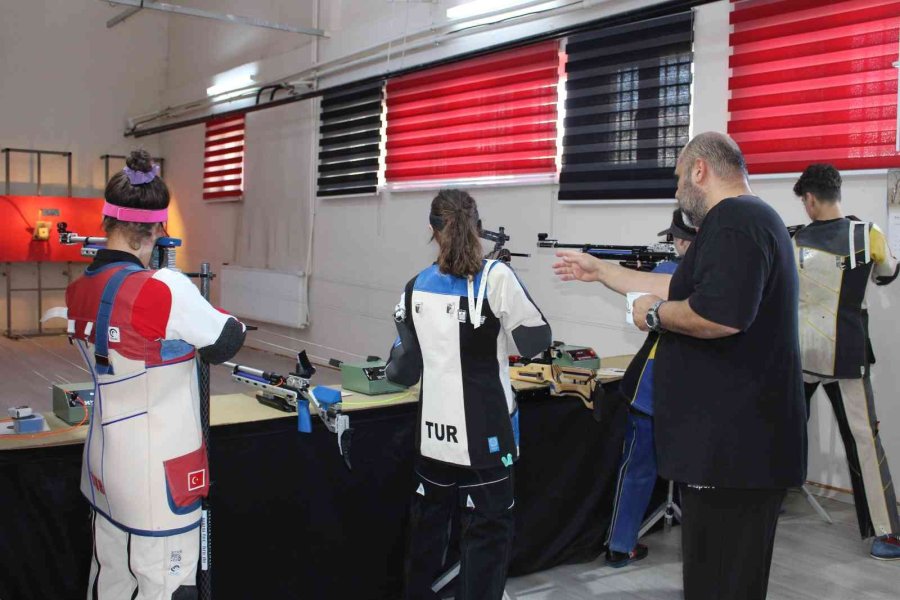 İyi Bir Atıcı Olmak İçin İleri Seviye Antrenmanlardan Geçmek Gerekiyor